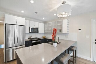 312 Sumner St, Unit 1 in Boston, MA - Building Photo - Building Photo