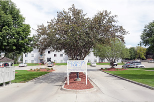 Country Court Apartments