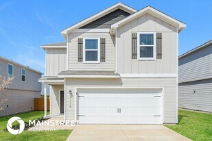 4114 Trail de Paris in New Braunfels, TX - Building Photo