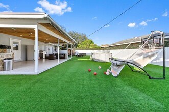 2128 Dock St in West Palm Beach, FL - Foto de edificio - Building Photo