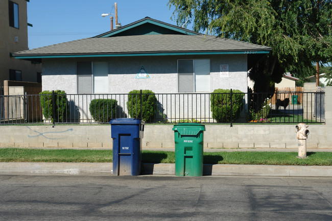 38509 Larkin Ave in Palmdale, CA - Building Photo - Building Photo