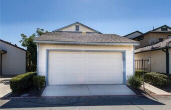 4887 Village Green Way in San Bernardino, CA - Building Photo - Building Photo