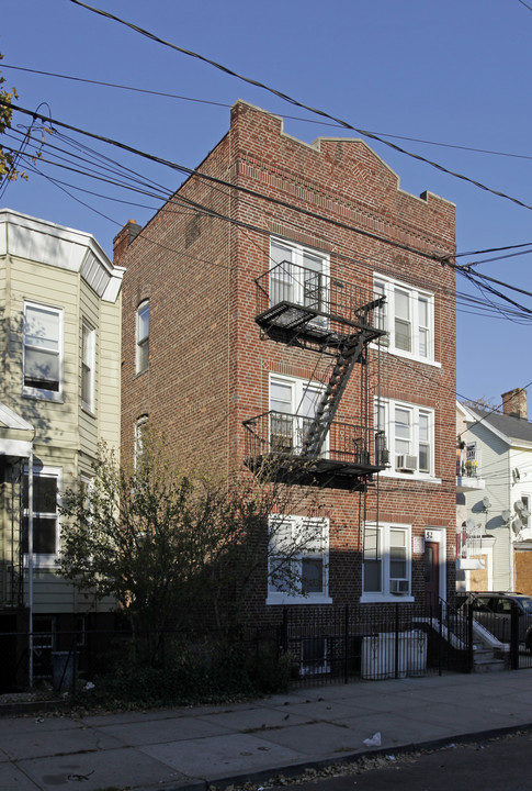 52 Gardner Ave in Jersey City, NJ - Building Photo