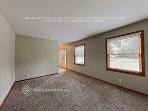 330 Bayberry Ct in West Chicago, IL - Building Photo - Building Photo