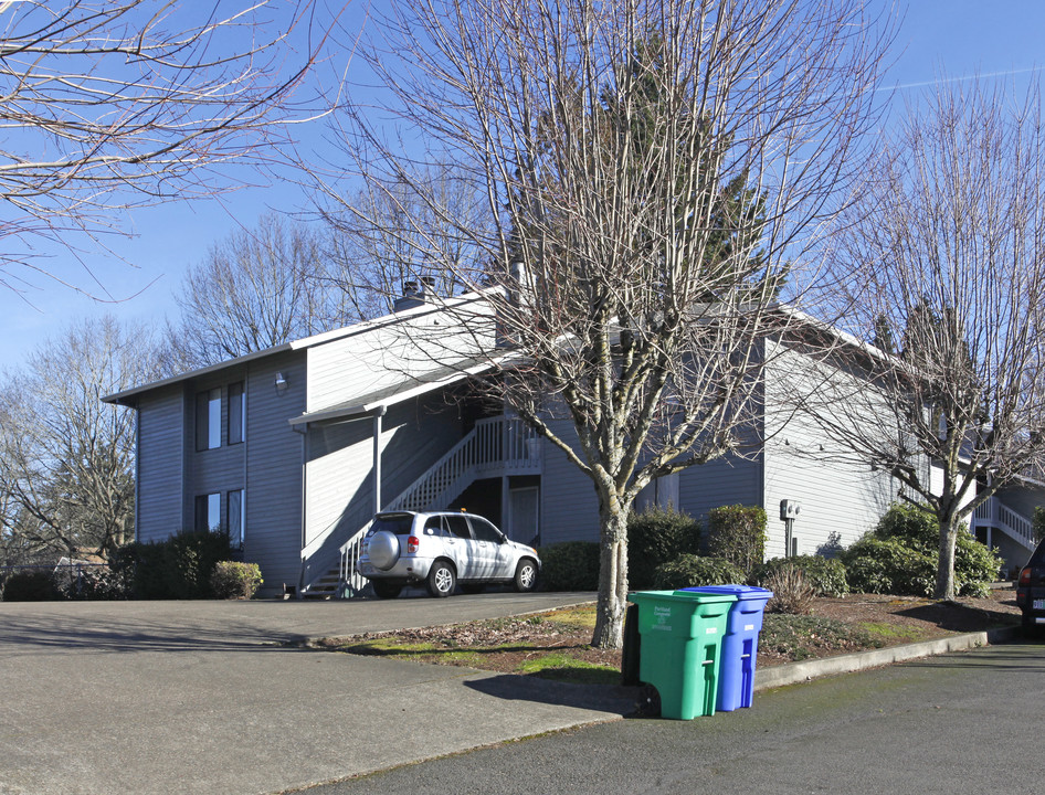 10602-10636 SW 49th Ave in Portland, OR - Building Photo