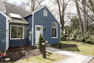 3675 Old Yorktown Rd in Shrub Oak, NY - Building Photo