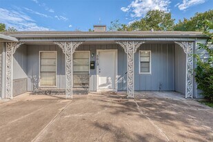 5619 Willow Glen Dr in Houston, TX - Building Photo
