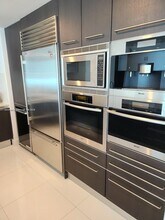 17001 Collins Ave, Unit 3705 in Sunny Isles Beach, FL - Foto de edificio - Building Photo