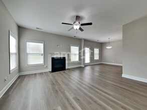 185 National Dr in Clayton, NC - Building Photo - Building Photo