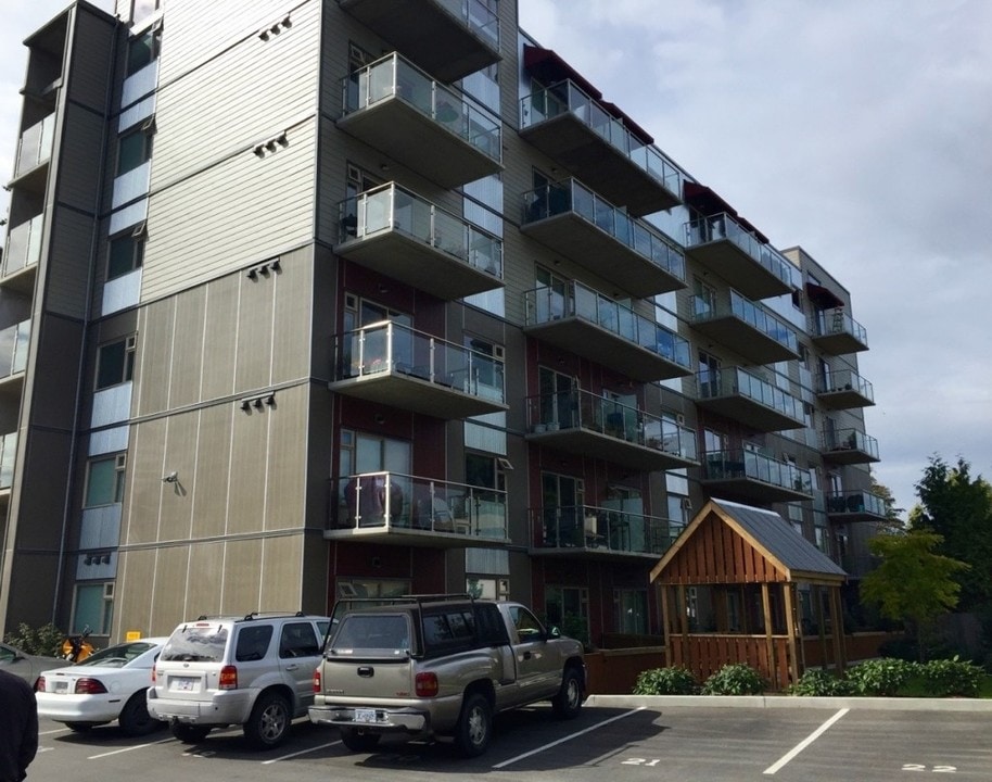 The Waverly in Victoria, BC - Building Photo