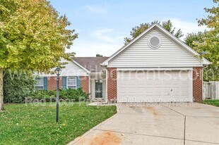 10015 Miranda Cir in Fishers, IN - Building Photo
