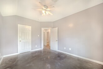 834 Elkhart St in Houston, TX - Building Photo - Building Photo