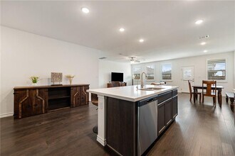 1003 Sandra Ann Wy in Hutto, TX - Building Photo - Building Photo