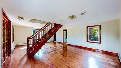 298 River St in Newton, MA - Building Photo - Building Photo