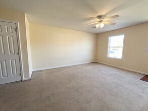 528 Luxury Dr in Clarksville, TN - Building Photo - Building Photo