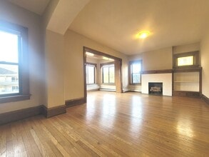 2564 Lake in Milwaukee, WI - Foto de edificio - Building Photo