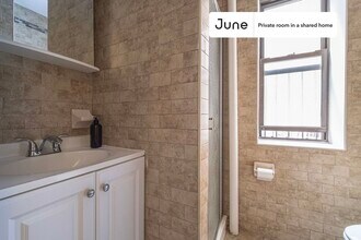 Private bedroom in 4 bed/2 bath Home in New York, NY - Building Photo - Building Photo