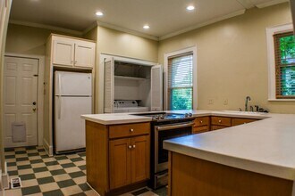 427 S Sunset Dr in Winston-Salem, NC - Building Photo - Building Photo