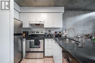 954 King St W in Toronto, ON - Building Photo - Building Photo