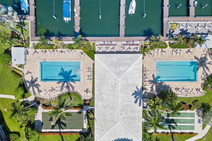 3224 S Ocean Blvd, Unit 310B in Highland Beach, FL - Foto de edificio