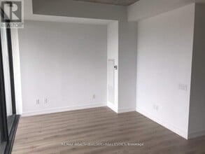 161 Roehampton Ave in Toronto, ON - Building Photo - Building Photo