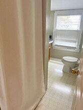 48 Narragansett Rd, Unit 2 in Quincy, MA - Building Photo - Building Photo