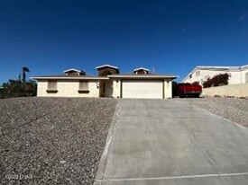 3785 Beachview Dr