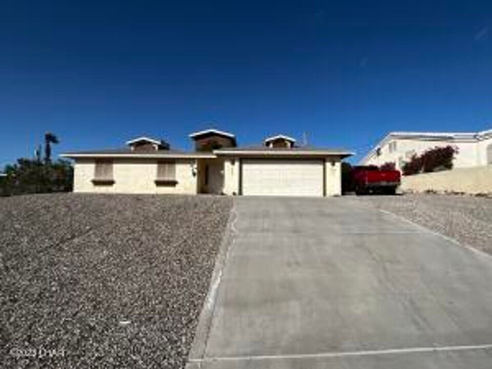 3785 Beachview Dr in Lake Havasu City, AZ - Building Photo