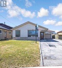 4 Benstrow Ave in Toronto, ON - Building Photo - Building Photo