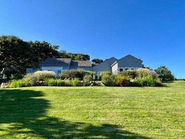 3 E Pasture Ln in Aquinnah, MA - Foto de edificio