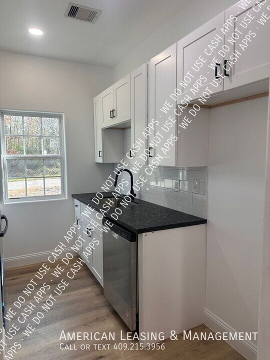 1003 Lynn St in Diboll, TX - Building Photo