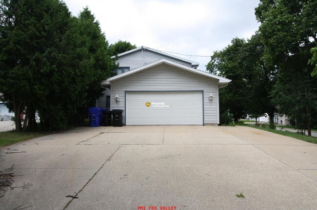 207 N Catherine St in Appleton, WI - Building Photo - Building Photo
