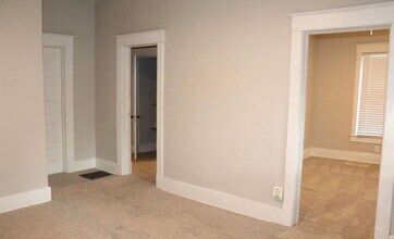 1535 N 32nd St in Lincoln, NE - Foto de edificio - Building Photo