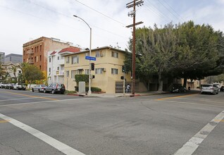 3321 James M Wood Blvd in Los Angeles, CA - Foto de edificio - Building Photo