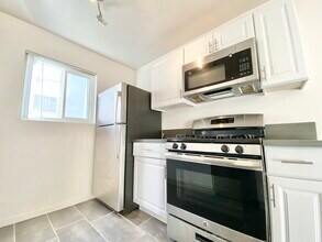 1810 N Harvard Blvd in Los Angeles, CA - Building Photo - Building Photo