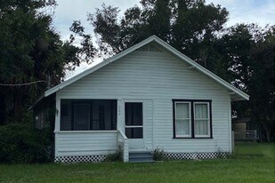 203 S Pasco Ave in Arcadia, FL - Building Photo