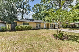 7106 Pinetex Dr in Humble, TX - Building Photo - Building Photo