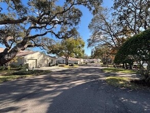 4234 Chesterfield Cir in Palm Harbor, FL - Building Photo - Building Photo