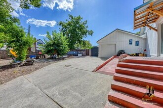 257 Cedar St in Roseville, CA - Building Photo - Building Photo