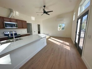 195 Mar Vista Dr in Vista, CA - Building Photo - Building Photo