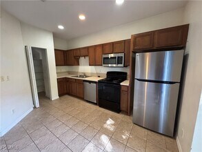 17533 Laurel Grove Ct in Ft. Myers, FL - Building Photo - Building Photo