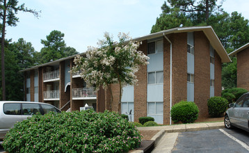 North Hampton Apartments in Raleigh, NC - Foto de edificio - Building Photo