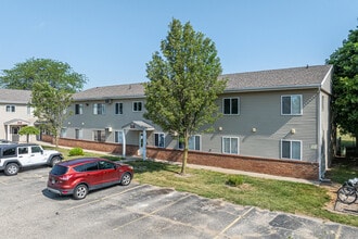 The Edge at 1815 - Student Housing in Mt. Pleasant, MI - Foto de edificio - Building Photo