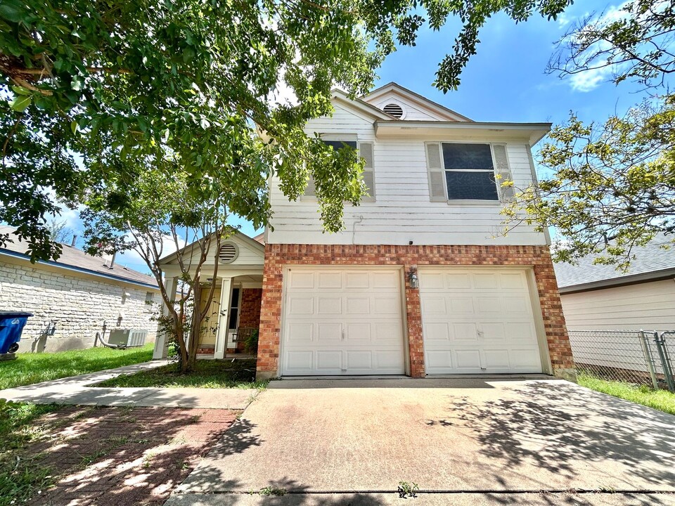 806 Minturn Ln in Austin, TX - Building Photo