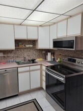 251 174th St, Unit 1208 in Sunny Isles Beach, FL - Building Photo - Building Photo