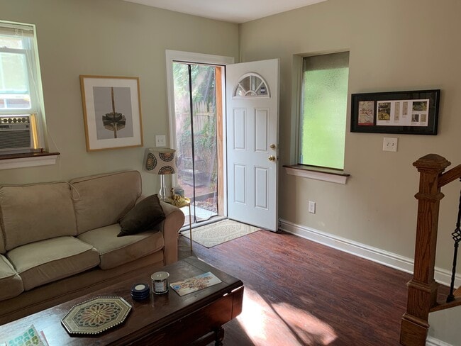 5118 Dresden Way in Pittsburgh, PA - Building Photo - Building Photo