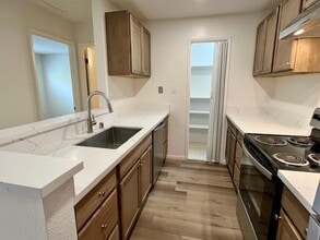 249 Boardwalk Dr in San Bruno, CA - Building Photo - Building Photo