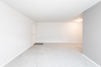 Catons Villas Apartments in Catonsville, MD - Foto de edificio - Interior Photo