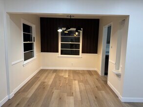 13345 Burbank Blvd in Van Nuys, CA - Building Photo - Building Photo