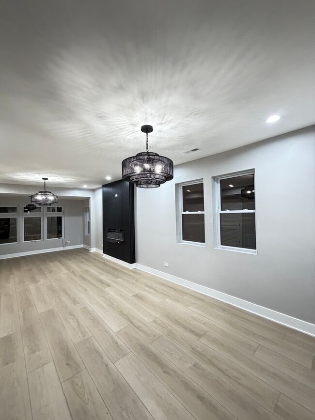 6350 S St Lawrence Ave in Chicago, IL - Building Photo - Building Photo